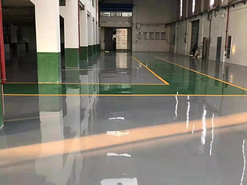 環氧自流坪